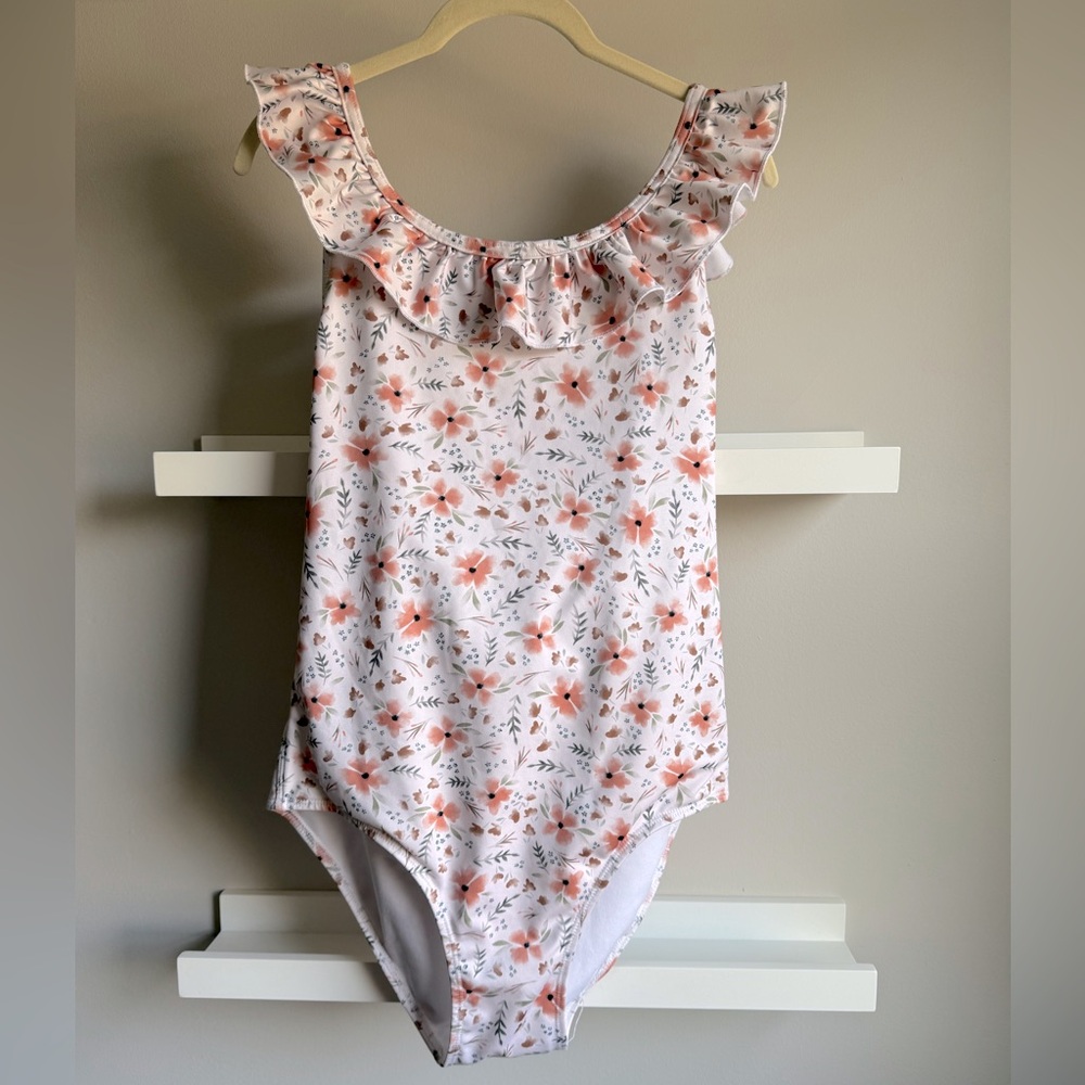 Imagine Perry women’s swim EUC size L